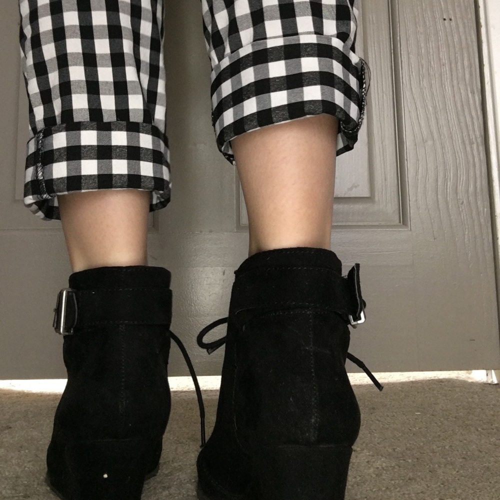 Shoes - Picture 3 of 3